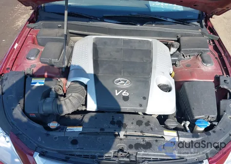 2011 Hyundai Genesis 3.8 z USA, uszkodzony, nr VIN KMHGC4DE3BU116710